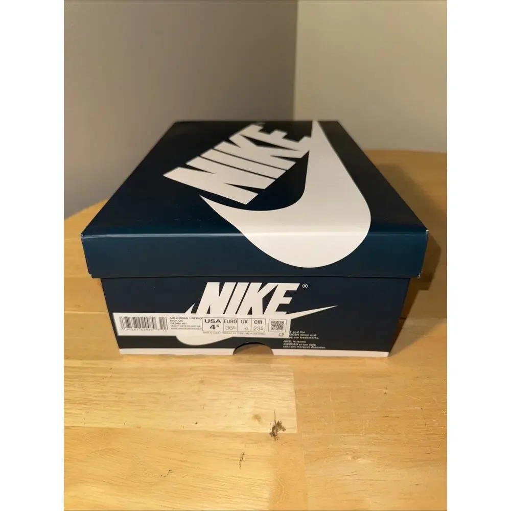 Air Jordan 1 Retro High OG Midnight Navy Black and White Size 4.5 Mens 6 Womens